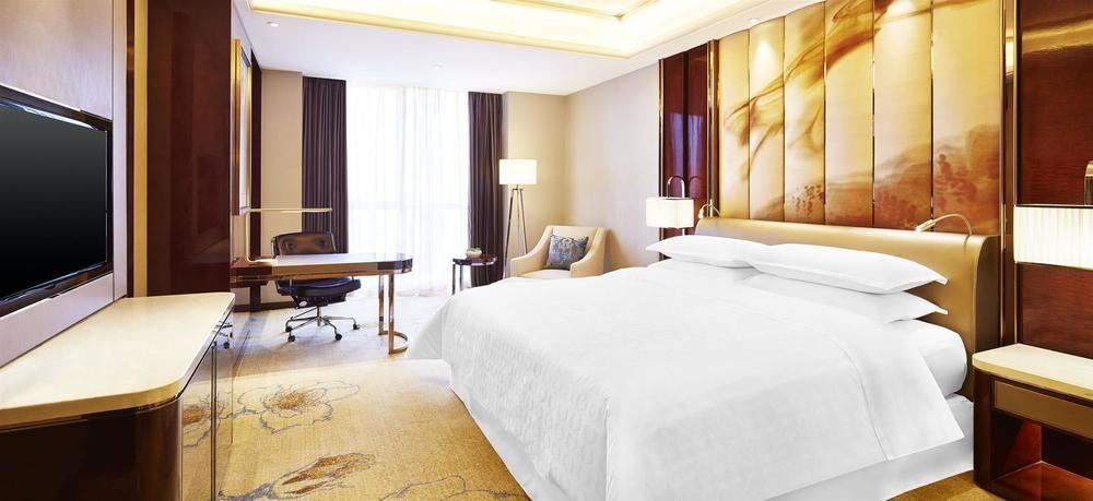 Sheraton Grand Zhengzhou Hotel Exterior photo
