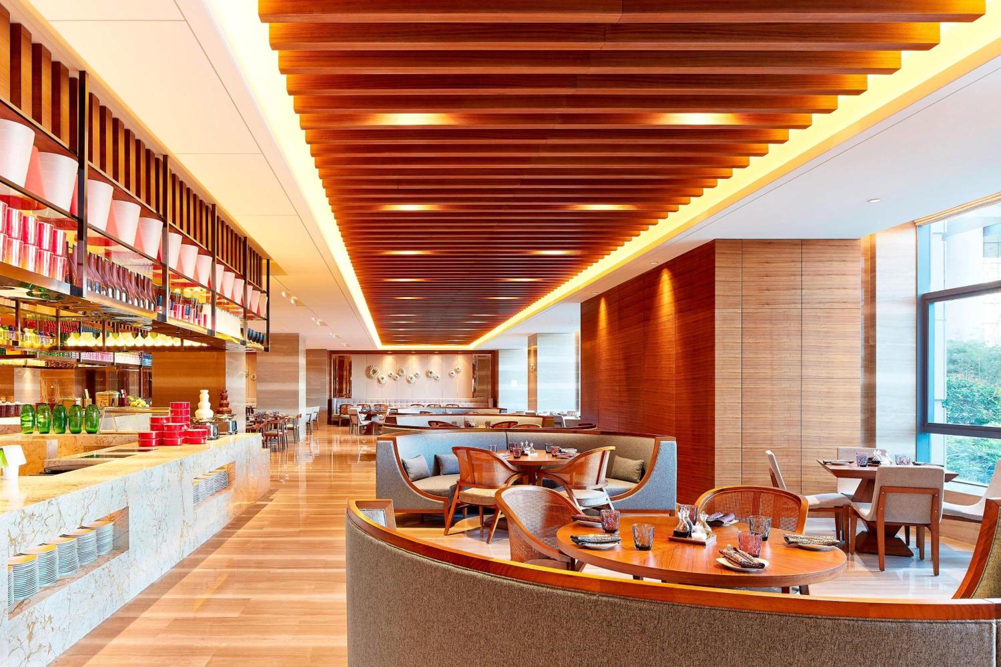Sheraton Grand Zhengzhou Hotel Exterior photo