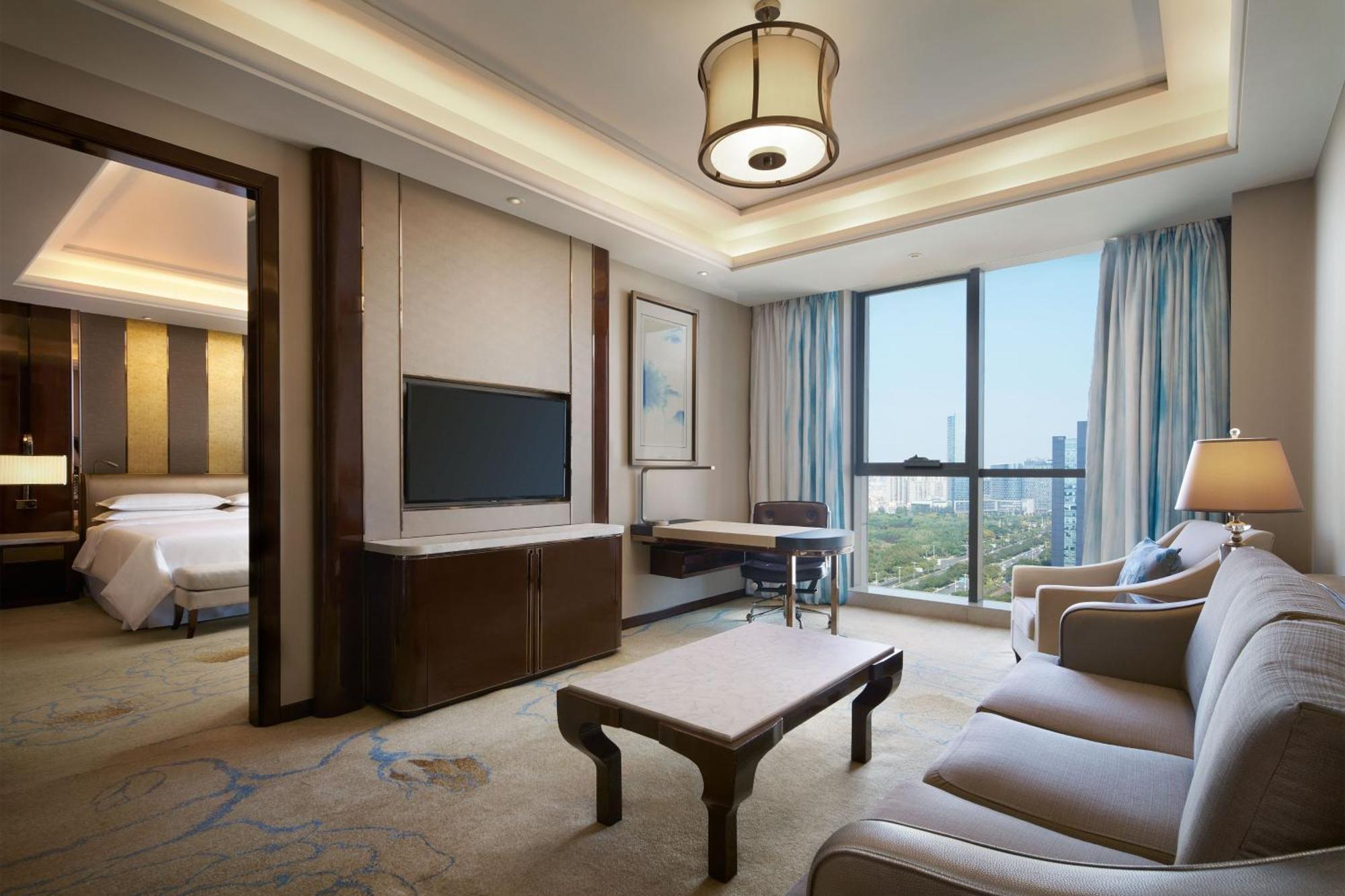 Sheraton Grand Zhengzhou Hotel Exterior photo